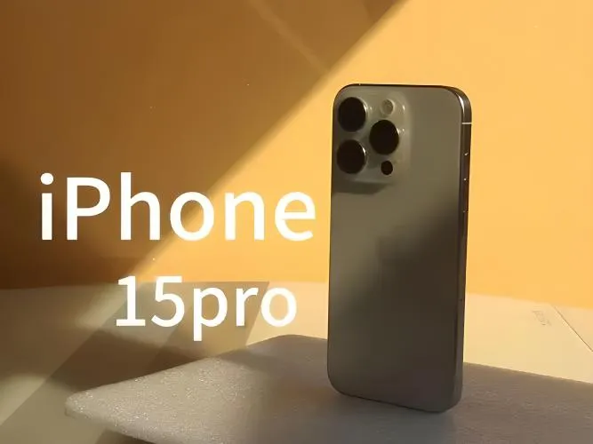 iPhone15Pro品控问题？手机玻璃盖板有粘合剂渗出