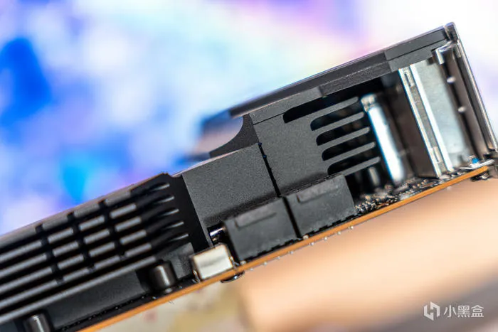 经典暗黑碳纤纹二代目——微星Z790第二代CARBON暗黑主板开箱测评