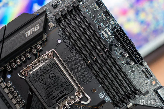 经典暗黑碳纤纹二代目——微星Z790第二代CARBON暗黑主板开箱测评