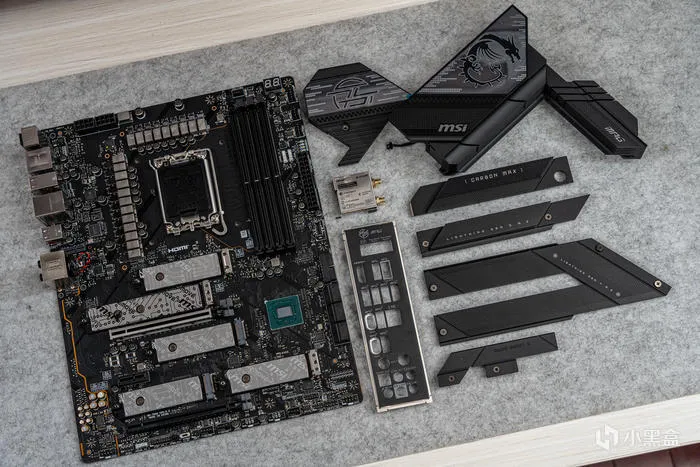 经典暗黑碳纤纹二代目——微星Z790第二代CARBON暗黑主板开箱测评