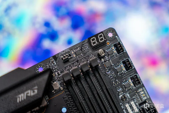 经典暗黑碳纤纹二代目——微星Z790第二代CARBON暗黑主板开箱测评