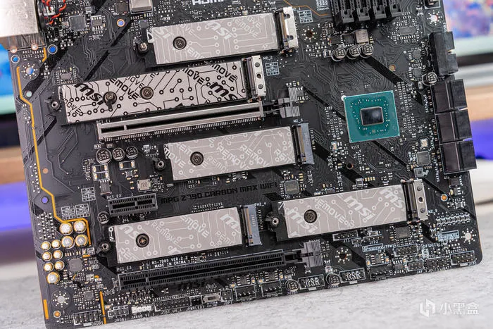 经典暗黑碳纤纹二代目——微星Z790第二代CARBON暗黑主板开箱测评