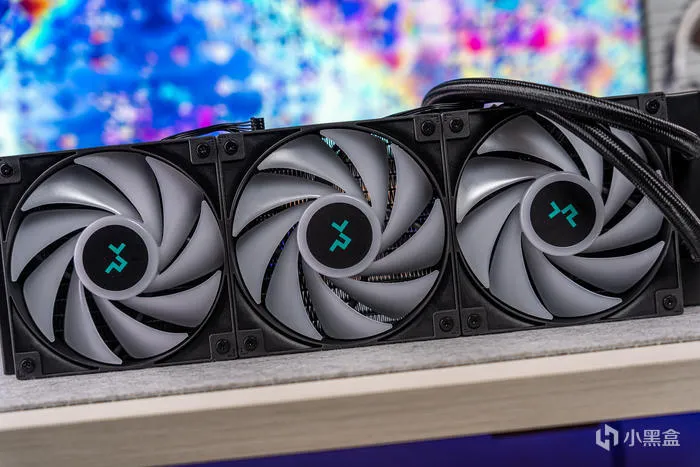 经典暗黑碳纤纹二代目——微星Z790第二代CARBON暗黑主板开箱测评