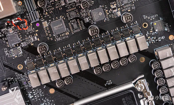 经典暗黑碳纤纹二代目——微星Z790第二代CARBON暗黑主板开箱测评
