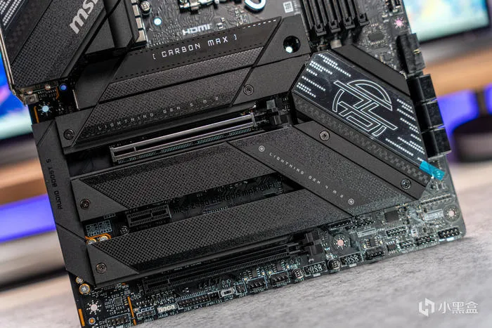 经典暗黑碳纤纹二代目——微星Z790第二代CARBON暗黑主板开箱测评