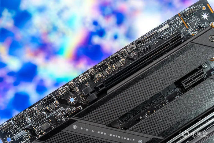 经典暗黑碳纤纹二代目——微星Z790第二代CARBON暗黑主板开箱测评
