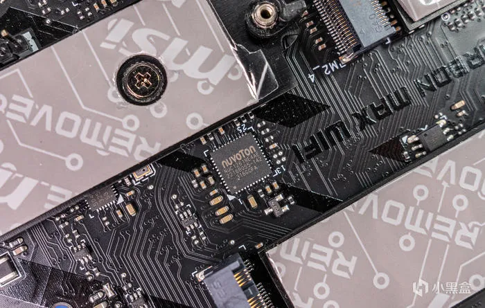经典暗黑碳纤纹二代目——微星Z790第二代CARBON暗黑主板开箱测评