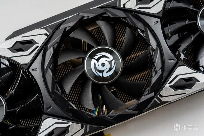 酷黑小爽——DARK ROCK PRO5+迫击炮2+索泰4060TI+乔思伯D300装机