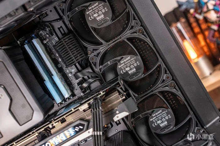 酷黑小爽——DARK ROCK PRO5+迫击炮2+索泰4060TI+乔思伯D300装机