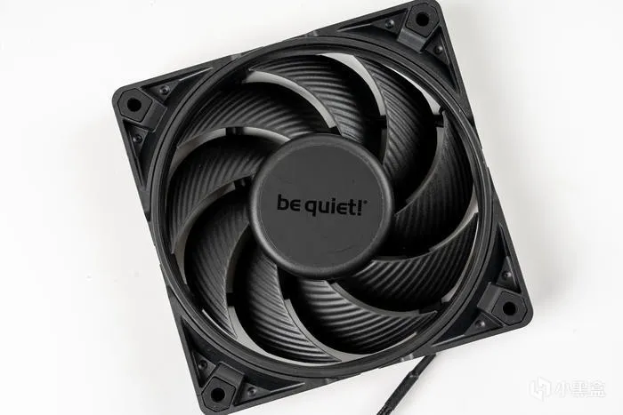 酷黑小爽——DARK ROCK PRO5+迫击炮2+索泰4060TI+乔思伯D300装机
