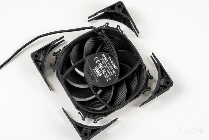 酷黑小爽——DARK ROCK PRO5+迫击炮2+索泰4060TI+乔思伯D300装机