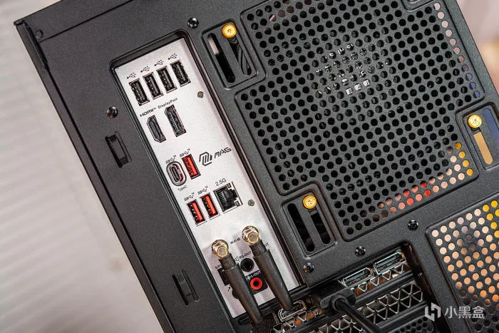 酷黑小爽——DARK ROCK PRO5+迫击炮2+索泰4060TI+乔思伯D300装机