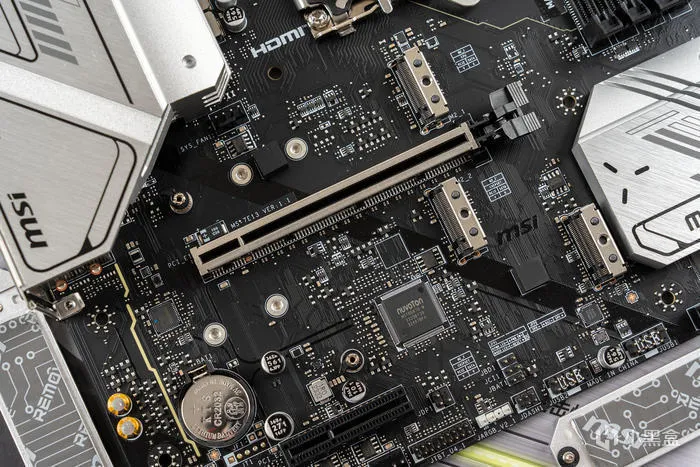 酷黑小爽——DARK ROCK PRO5+迫击炮2+索泰4060TI+乔思伯D300装机
