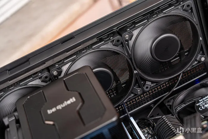 酷黑小爽——DARK ROCK PRO5+迫击炮2+索泰4060TI+乔思伯D300装机