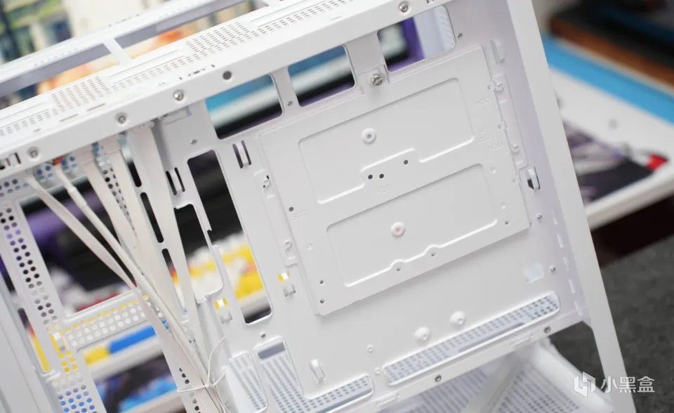 无立柱OUT了？真曲面玻璃海景房——乔思伯D300装机体验