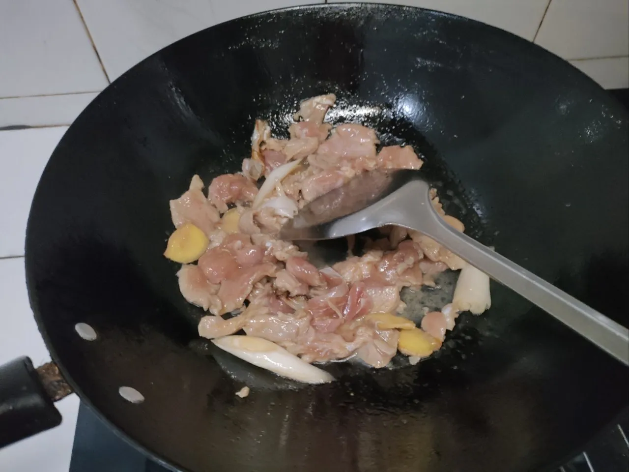 【小厨房】一份有手就会的超好吃万能炒肉模板！