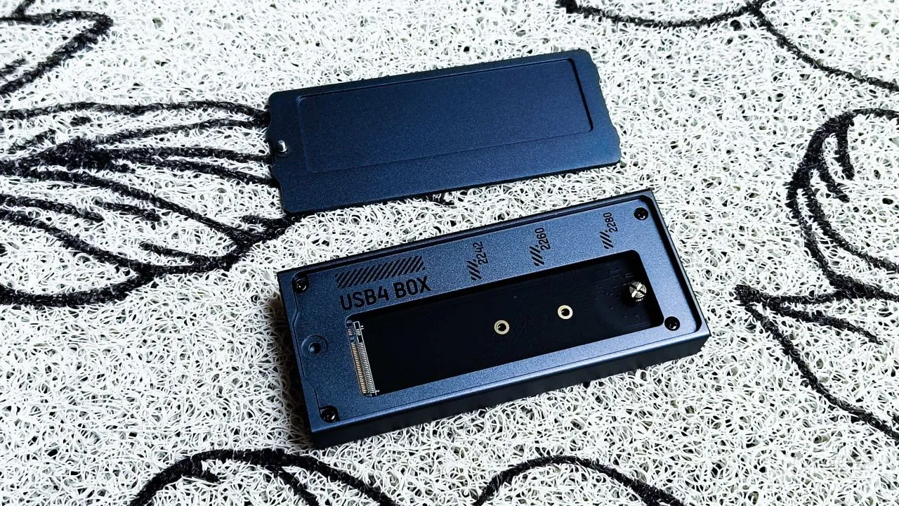 硬盘盒律动ARGB灯效：海康存储USB4 SSD硬盘盒（MDS4）测速体验