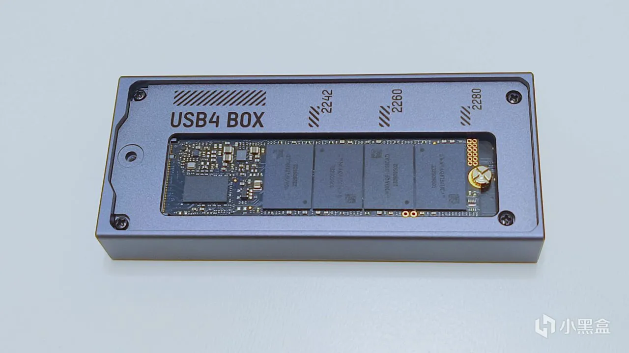 硬盘盒律动ARGB灯效：海康存储USB4 SSD硬盘盒（MDS4）测速体验