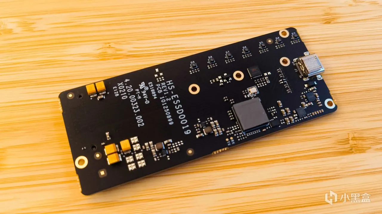 硬盘盒律动ARGB灯效：海康存储USB4 SSD硬盘盒（MDS4）测速体验