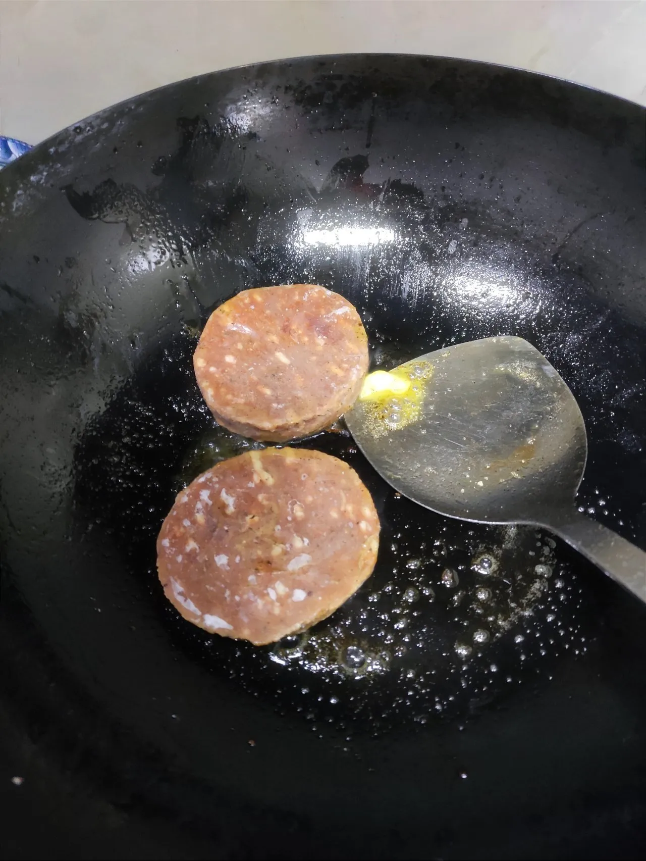 防止麦麦能量耗尽，我尝试在家做双层吉士汉堡