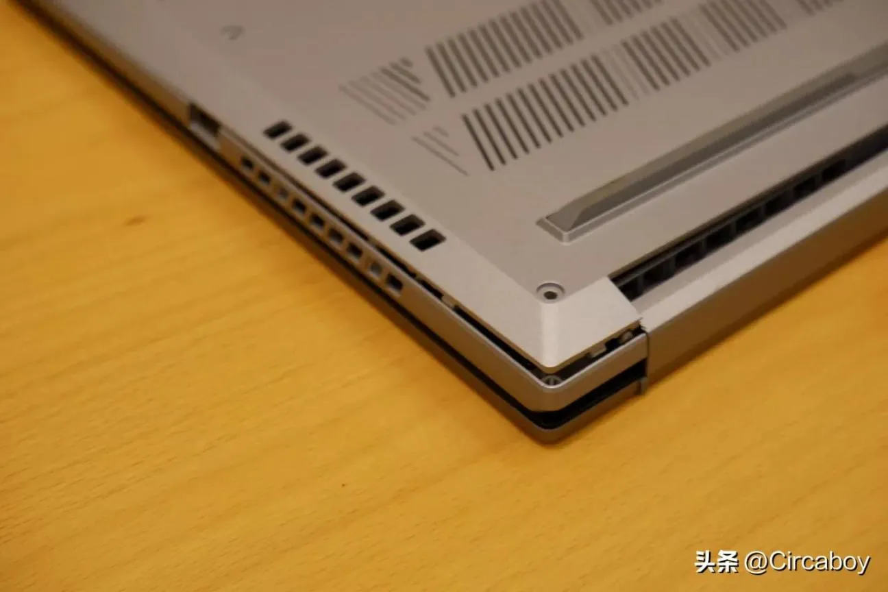 华硕无双轻薄笔记本拆机加内存硬盘教程