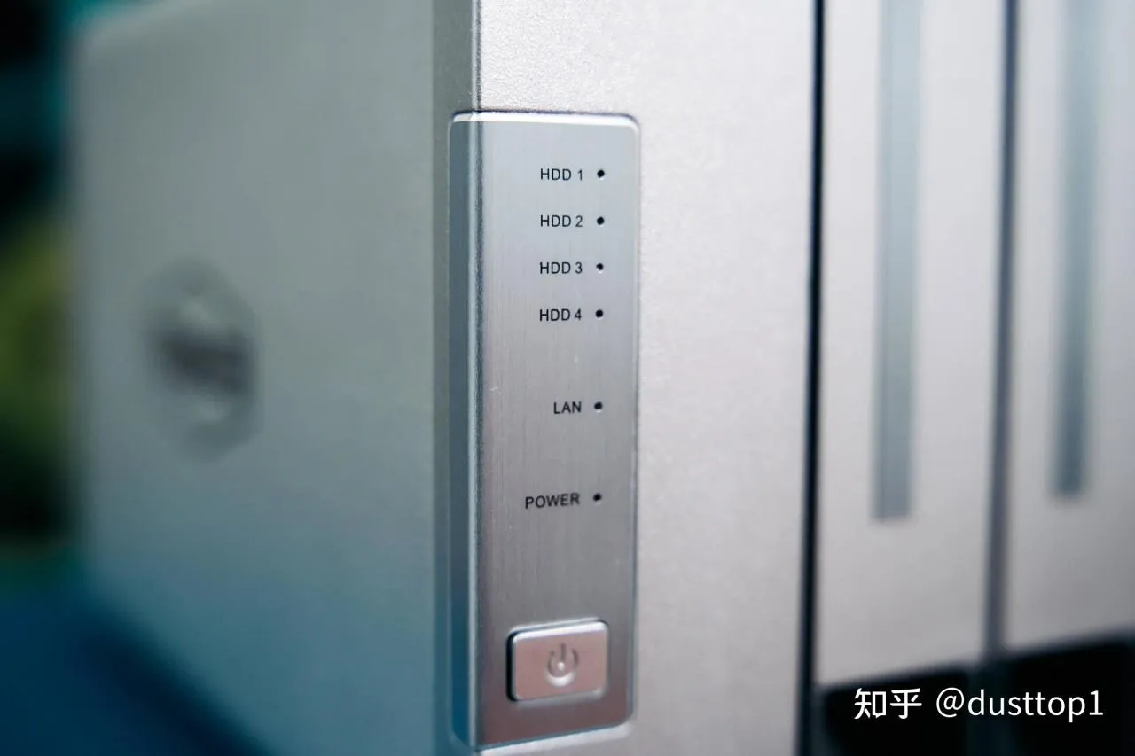 NAS超简单！化繁为简的铁威马F4-423上手简易功能强大（附拆机）