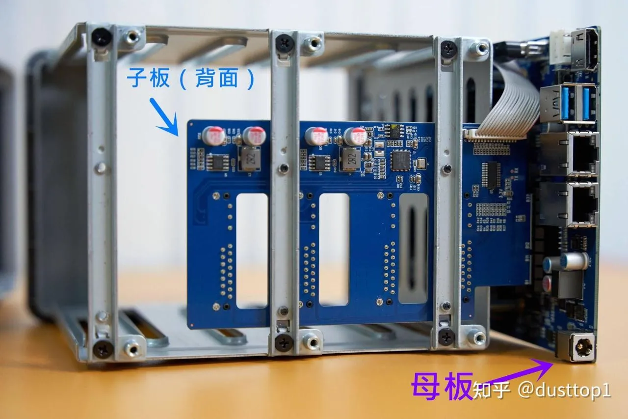 NAS超简单！化繁为简的铁威马F4-423上手简易功能强大（附拆机）