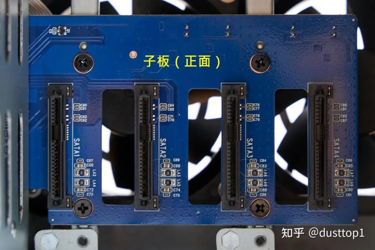 NAS超简单！化繁为简的铁威马F4-423上手简易功能强大（附拆机）