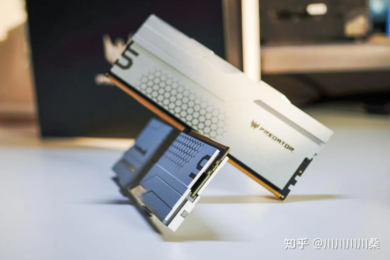 解决DDR5高频内存的容量问题丨宏碁冰刃72000MHz内存超频测试