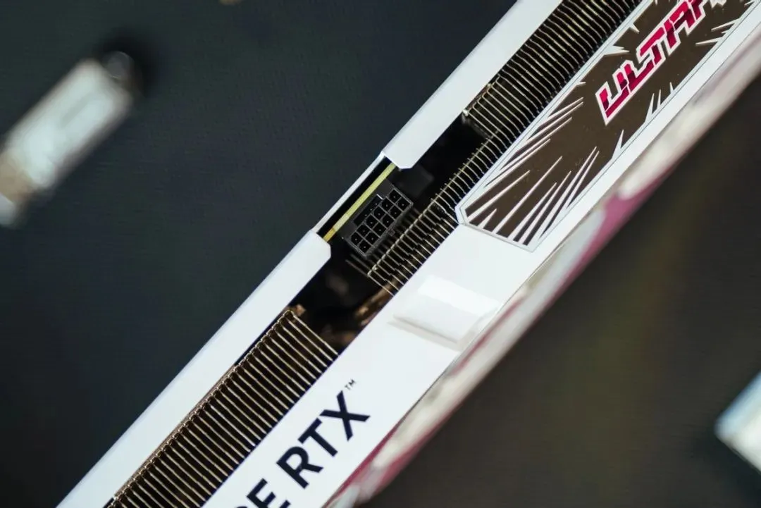 iGame GeForce RTX 4070 SUPER Ultra抢先看：用波普打破次元壁