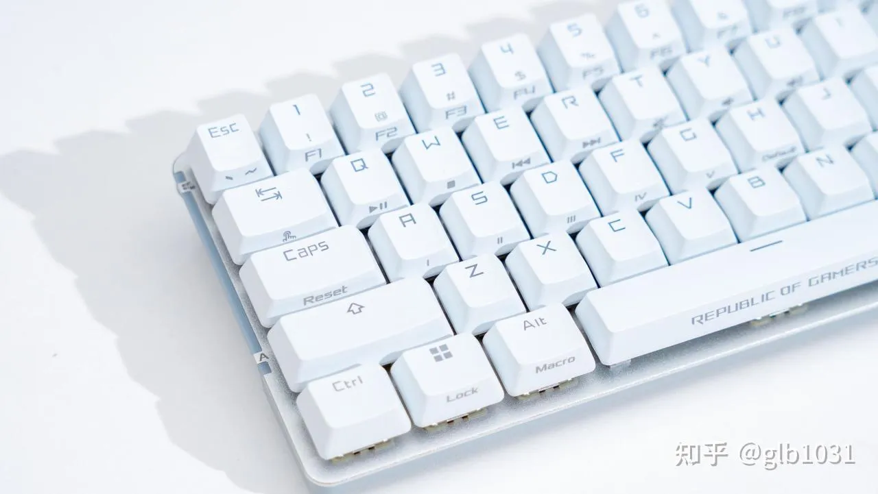 全白ROG 桌面套装分享,不知道这套桌面是你的菜吗?