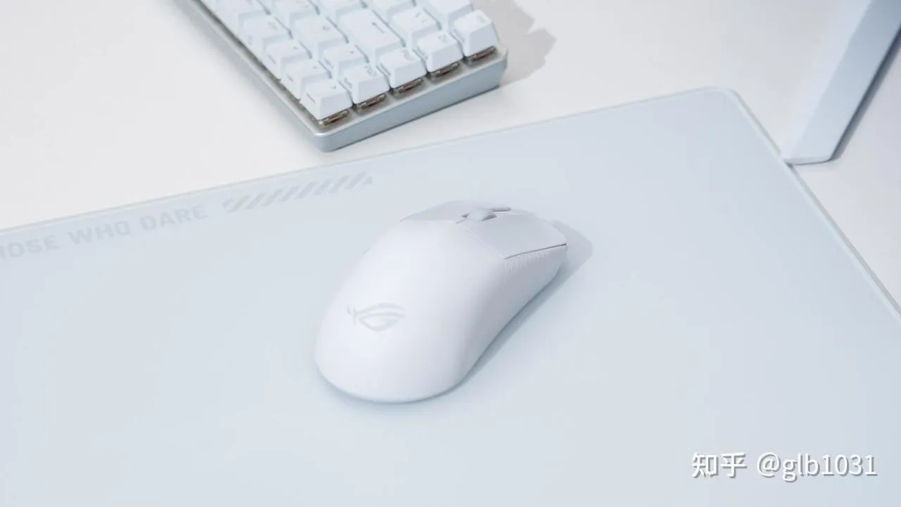 全白ROG 桌面套装分享,不知道这套桌面是你的菜吗?