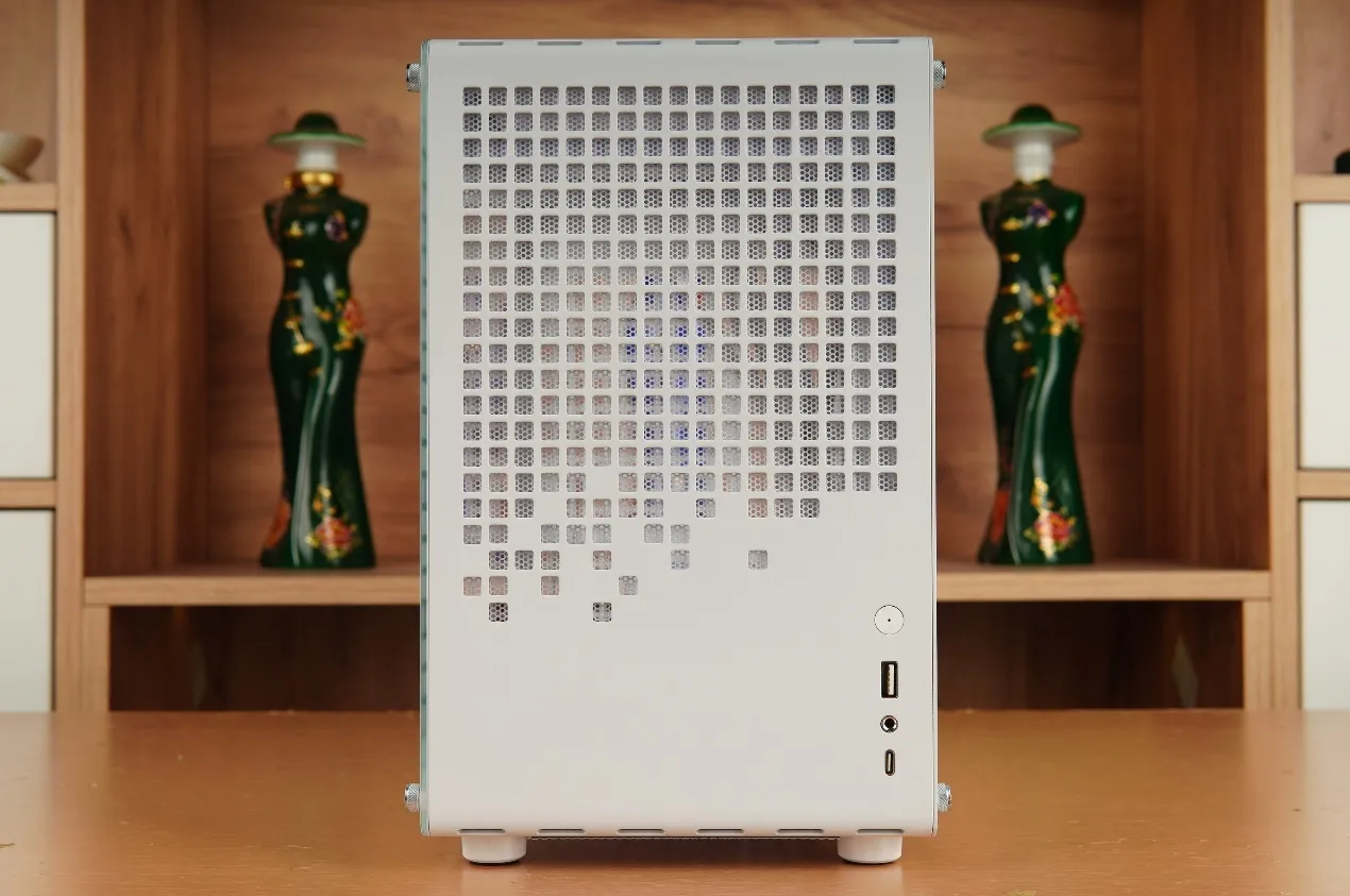 真的能解决小机箱安装痛点，乔家一物Z20 M-ATX紧凑型机箱评测
