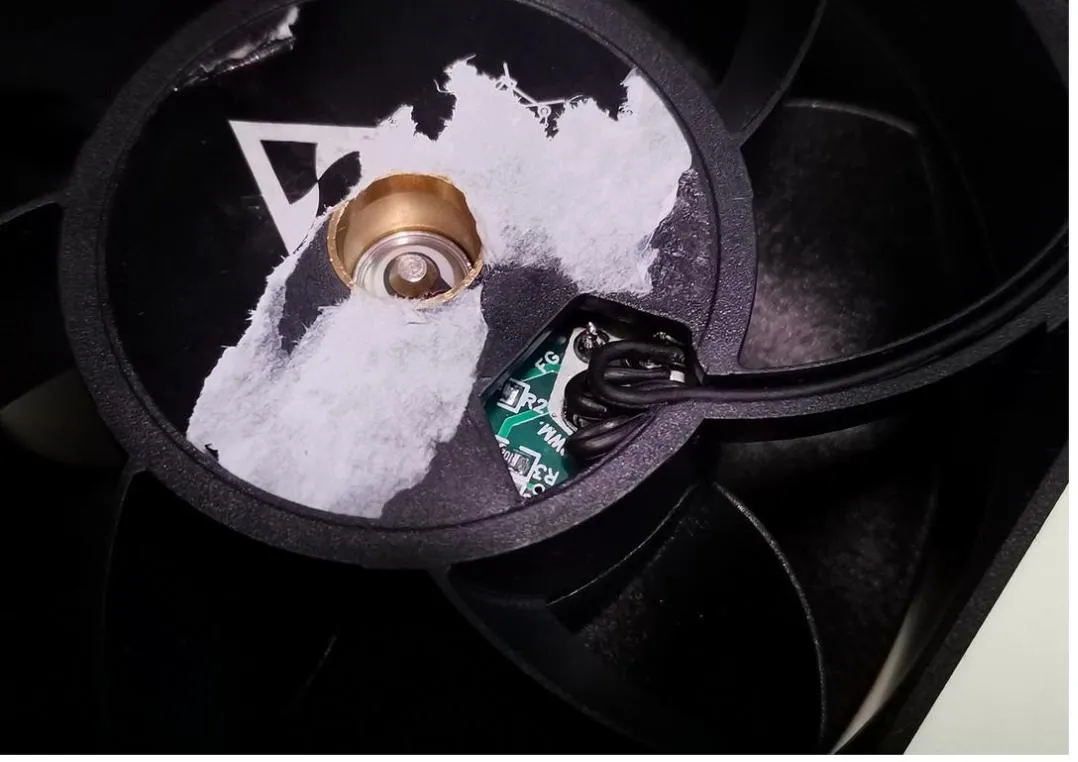 滚珠轴承的狂欢：Arctic高性能风扇拆解