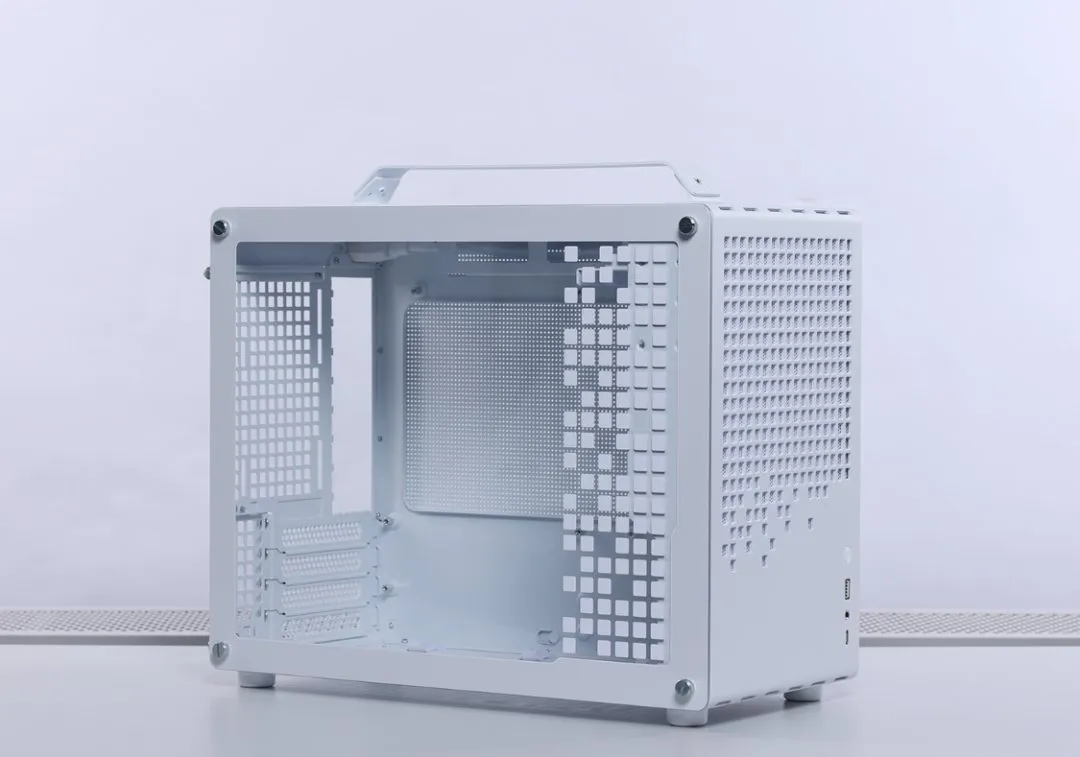 紧凑型M-ATX机箱又添神作：乔思伯Z20搭配14600K+4070Super装机