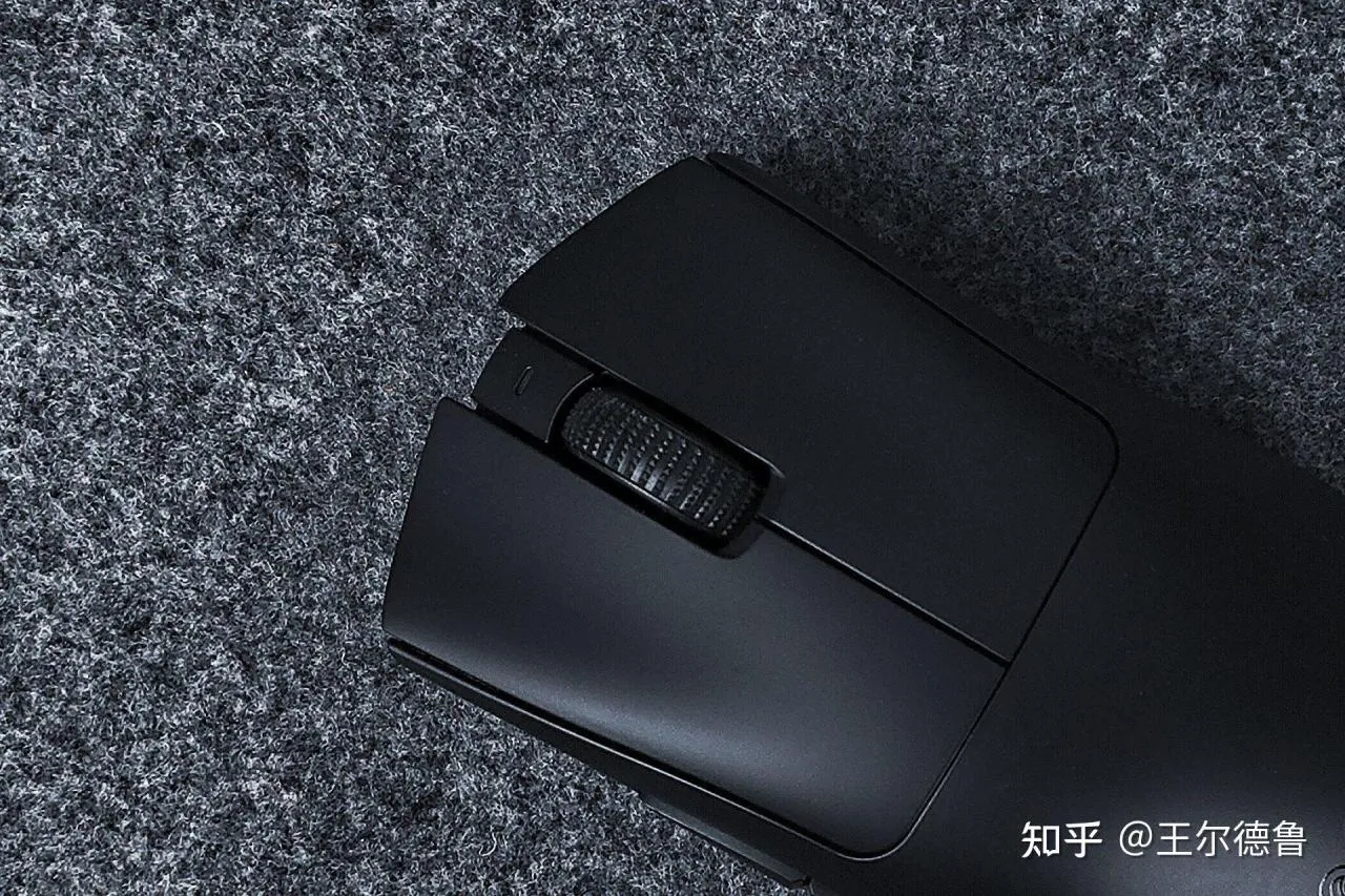 经典再升级，支持原生无线8K轮询率，雷蛇炼狱蝰蛇V3专业版体验