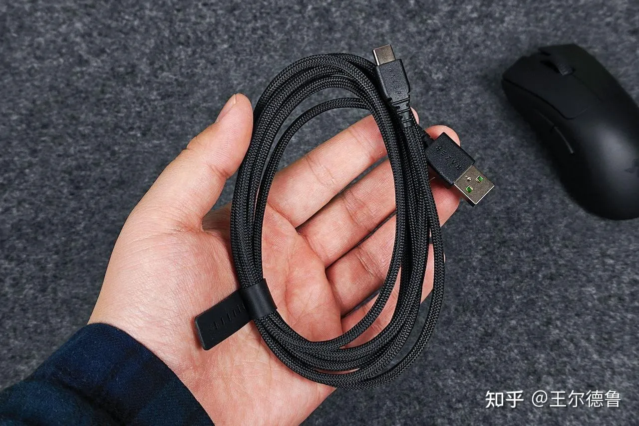 经典再升级，支持原生无线8K轮询率，雷蛇炼狱蝰蛇V3专业版体验