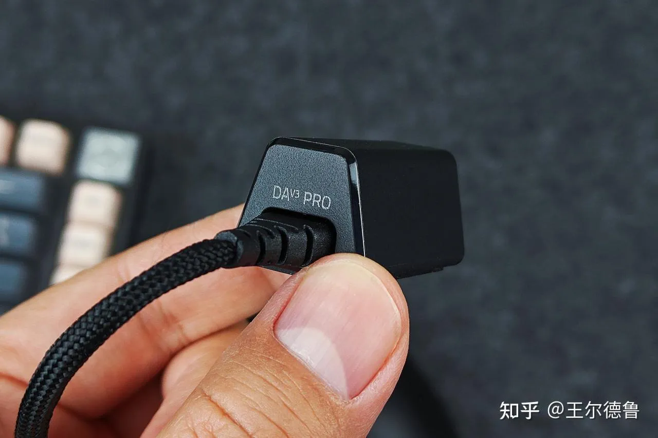 经典再升级，支持原生无线8K轮询率，雷蛇炼狱蝰蛇V3专业版体验