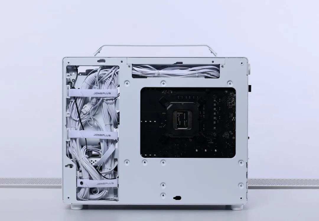 紧凑型M-ATX机箱又添神作：乔思伯Z20搭配14600K+4070Super装机