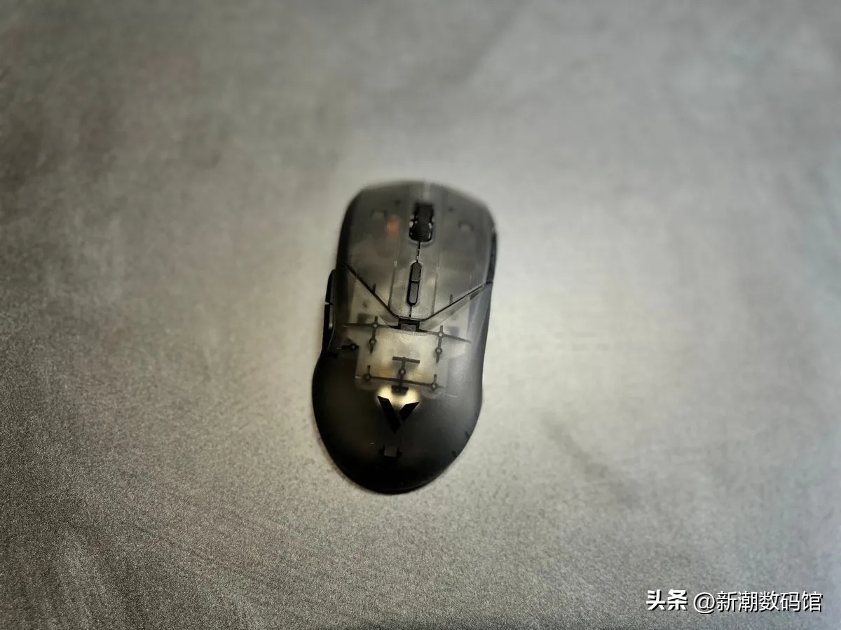 透明外观很漂亮 支持8K回报率 雷柏VT9 Air鼠标使用体验