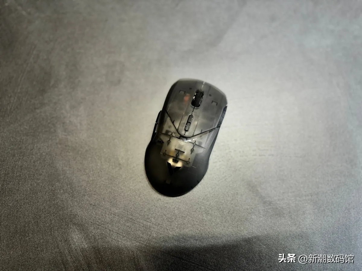透明外观很漂亮 支持8K回报率 雷柏VT9 Air鼠标使用体验