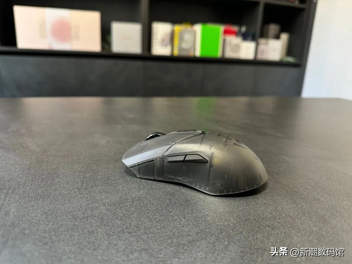透明外观很漂亮 支持8K回报率 雷柏VT9 Air鼠标使用体验