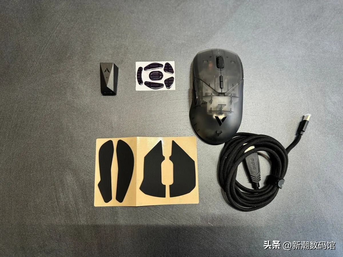 透明外观很漂亮 支持8K回报率 雷柏VT9 Air鼠标使用体验