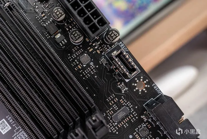 经典暗黑碳纤纹二代目——微星Z790第二代CARBON暗黑主板开箱测评