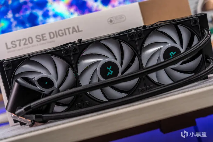 经典暗黑碳纤纹二代目——微星Z790第二代CARBON暗黑主板开箱测评