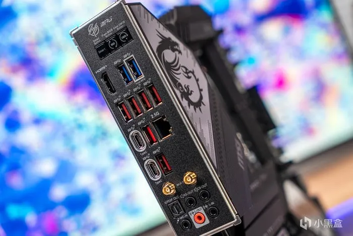 经典暗黑碳纤纹二代目——微星Z790第二代CARBON暗黑主板开箱测评