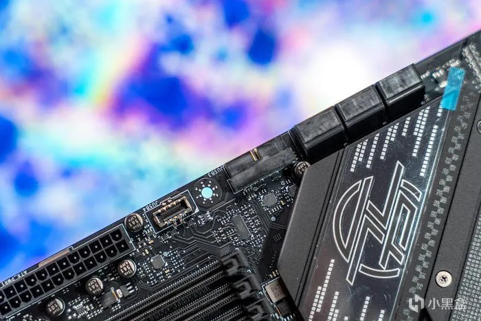 经典暗黑碳纤纹二代目——微星Z790第二代CARBON暗黑主板开箱测评