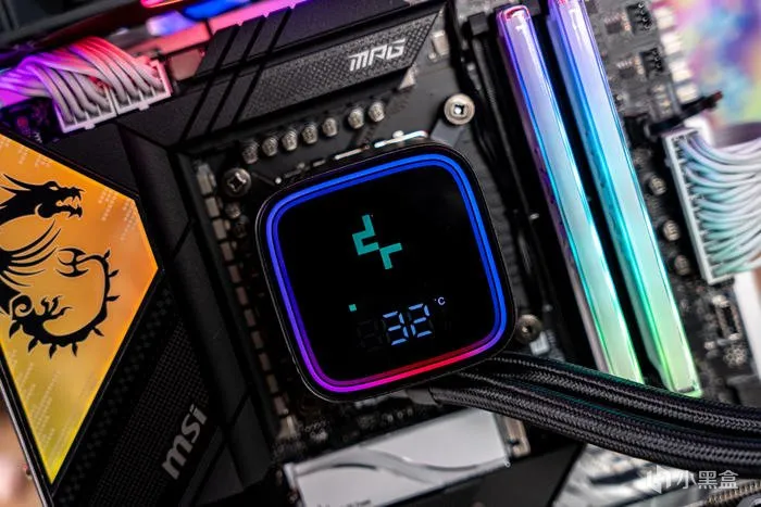 经典暗黑碳纤纹二代目——微星Z790第二代CARBON暗黑主板开箱测评