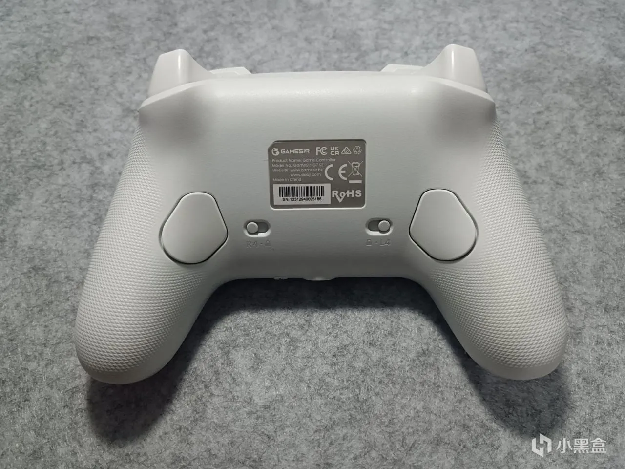 首款搭载霍尔摇杆的微软授权手柄----盖世小鸡G7SE