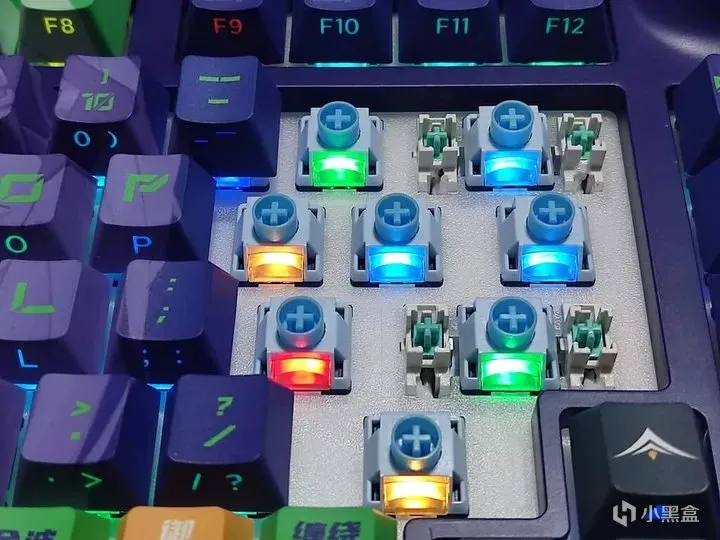 二次元带屏幕的三模机械键盘如何选？珂芝Z98 IP定制款给出了答案